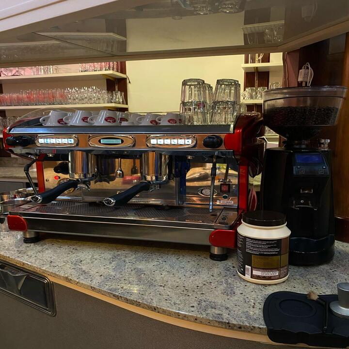 Espressomaschine an der Bar